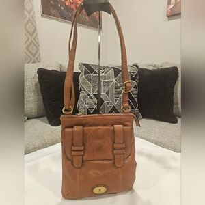 FOSSIL carson Distressed Brown Leather Zip Top Swingpack Crossbody Bag